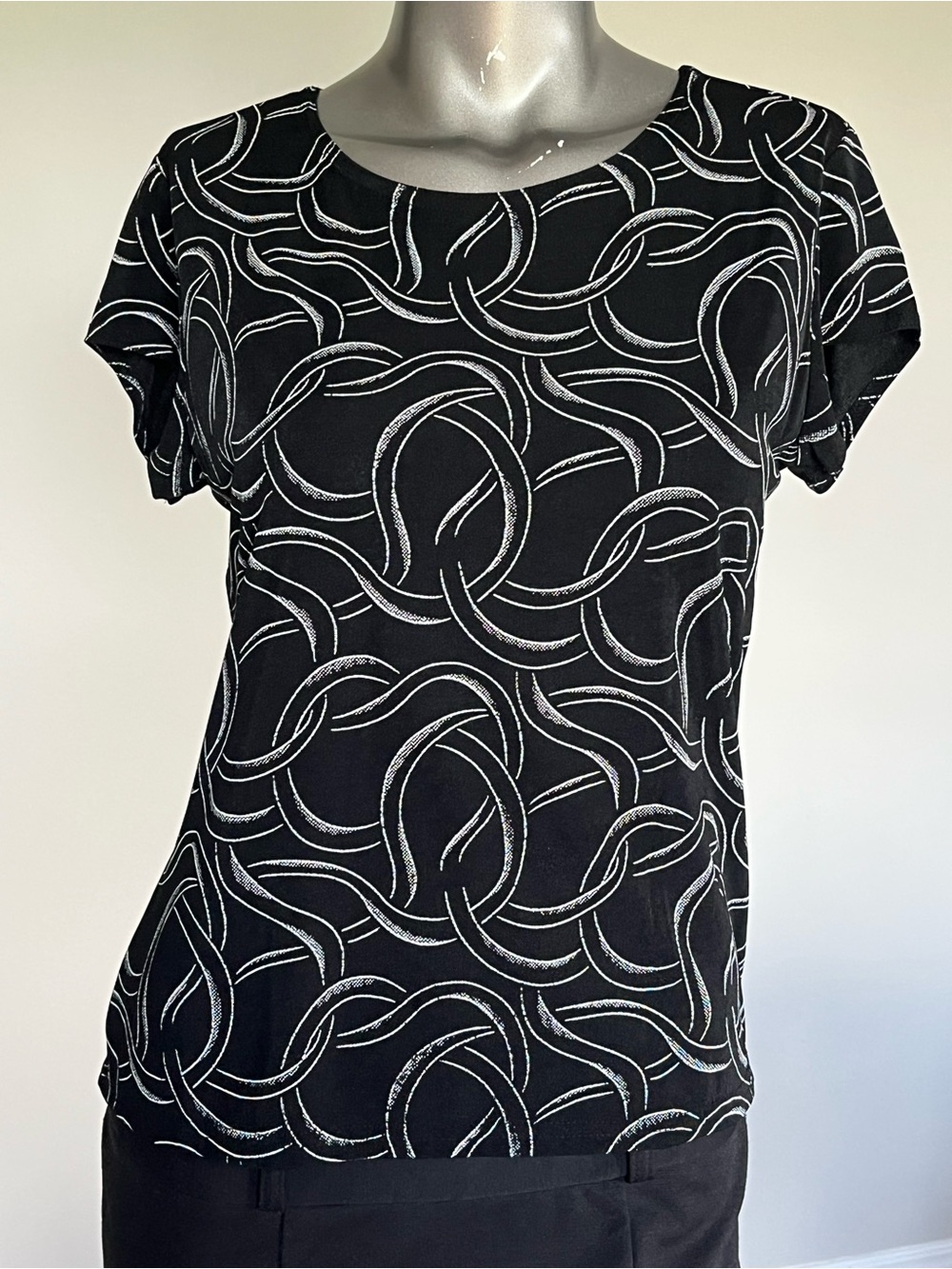 Briggs New York Black Short Sleeve Tee with White Loop Design